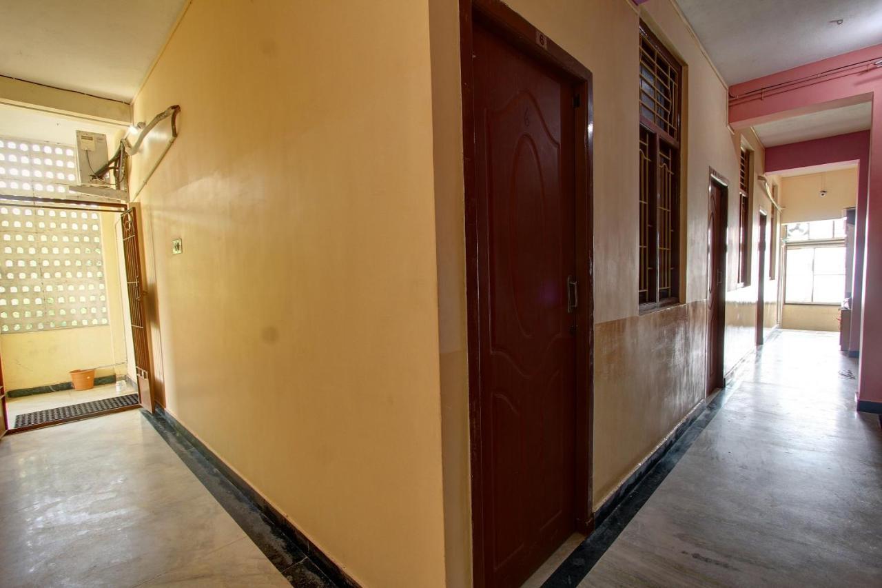 Oyo 38664 Rt Residency Hotel Golden Rock Екстериор снимка