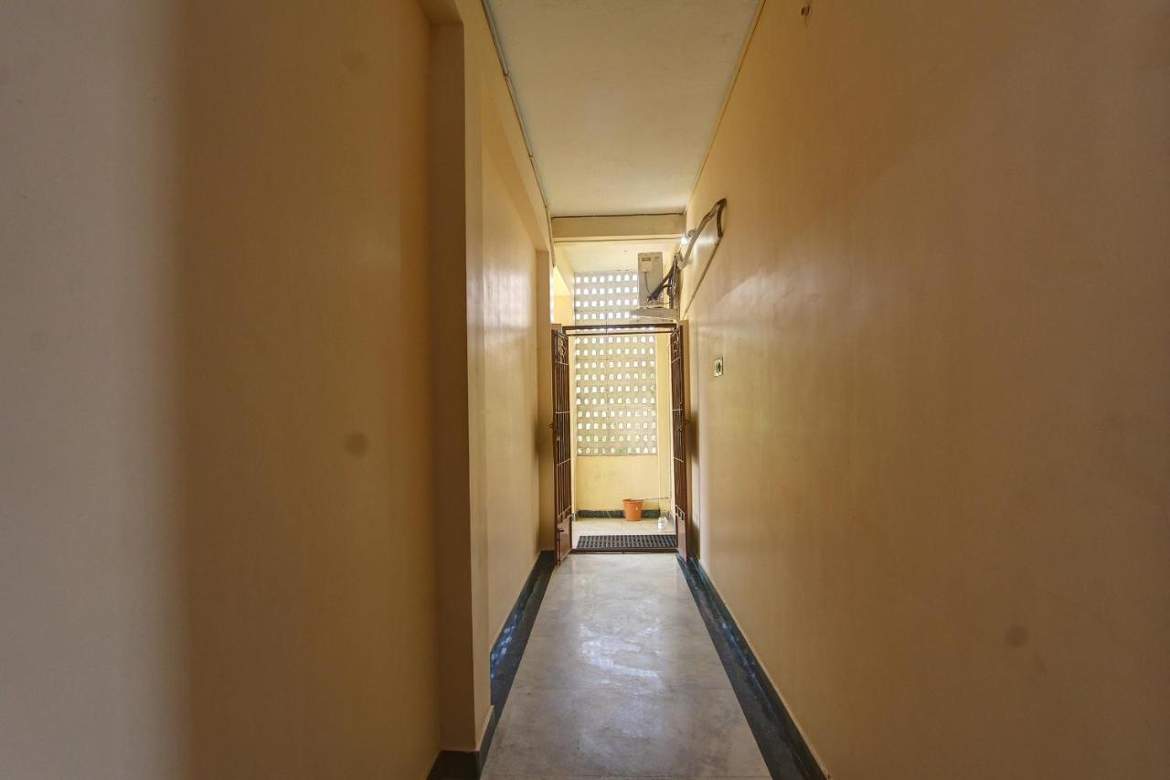 Oyo 38664 Rt Residency Hotel Golden Rock Екстериор снимка