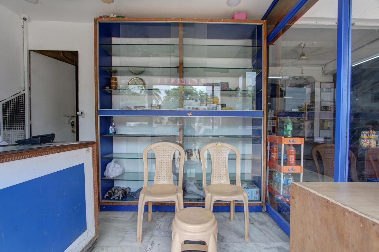 Oyo 38664 Rt Residency Hotel Golden Rock Екстериор снимка