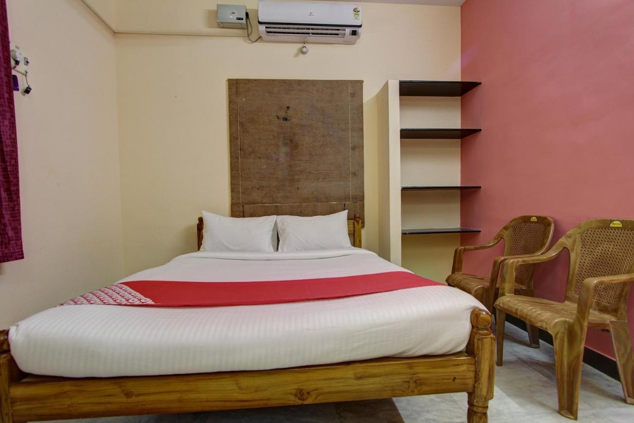 Oyo 38664 Rt Residency Hotel Golden Rock Екстериор снимка