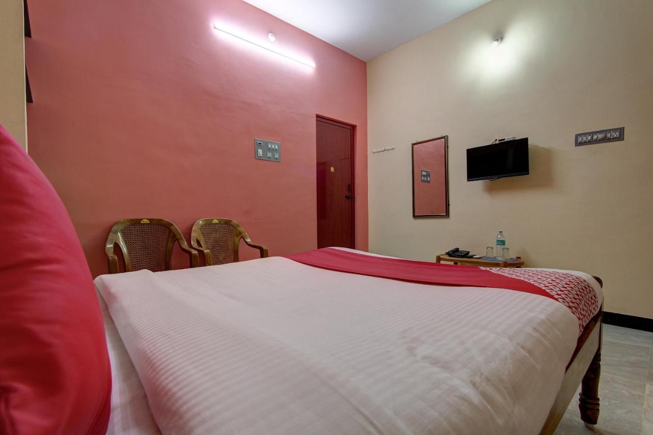Oyo 38664 Rt Residency Hotel Golden Rock Екстериор снимка