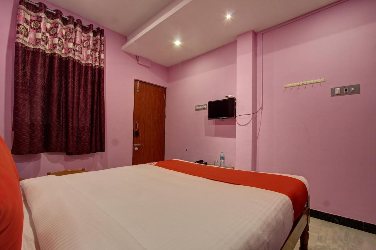 Oyo 38664 Rt Residency Hotel Golden Rock Екстериор снимка