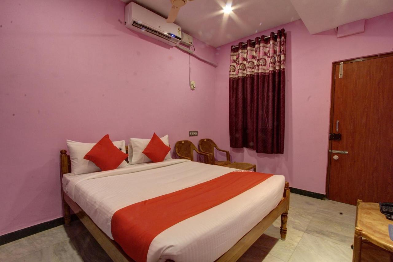 Oyo 38664 Rt Residency Hotel Golden Rock Екстериор снимка