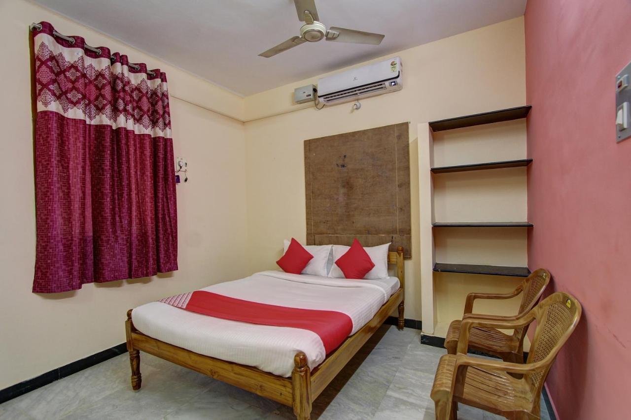Oyo 38664 Rt Residency Hotel Golden Rock Екстериор снимка